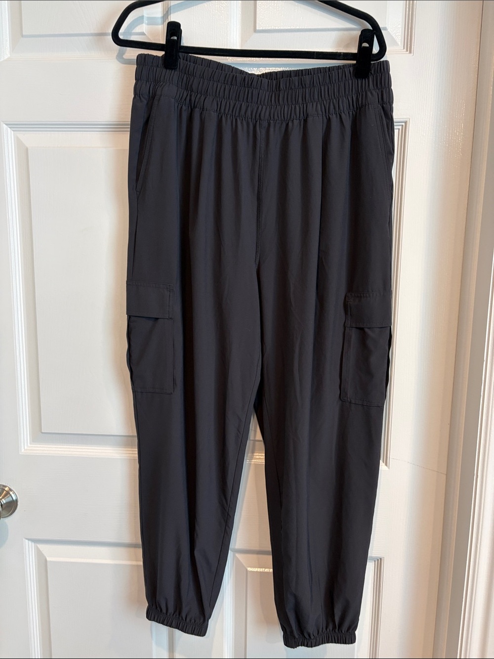 Vuori Women's Charcoal Villa Cargo Joggers